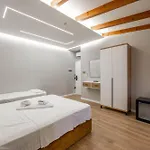 Отель Golemi Lux