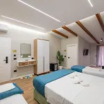 Отель Golemi Lux