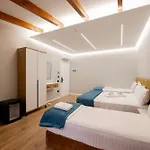 Отель Golemi Lux