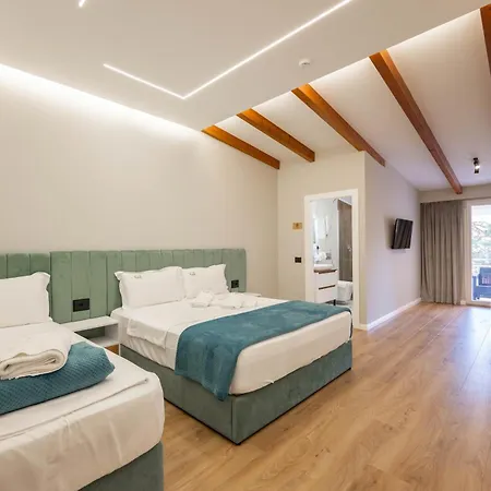 Golemi Lux Hotel 4*