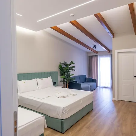 Golemi Lux Hotel 4*