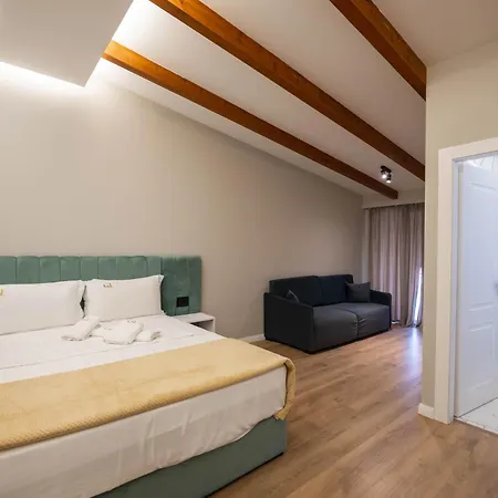 Hotel Golemi Lux