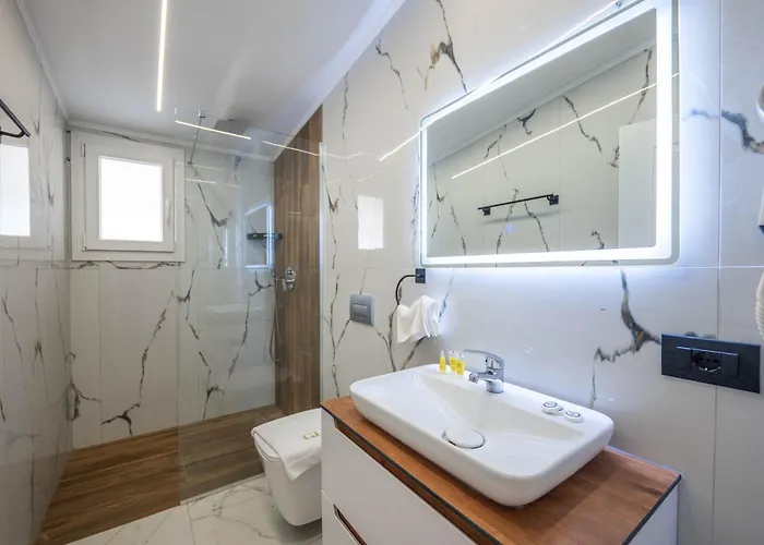 Ξενοδοχείο Golemi Lux 4*
