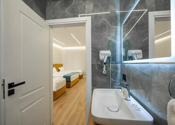 Golemi Lux Hotel Golem (Tirana)