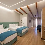 Hotel Golemi Lux 4*
