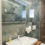 Golemi Lux Hotel 4*