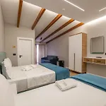 Golemi Lux Hotel 4*
