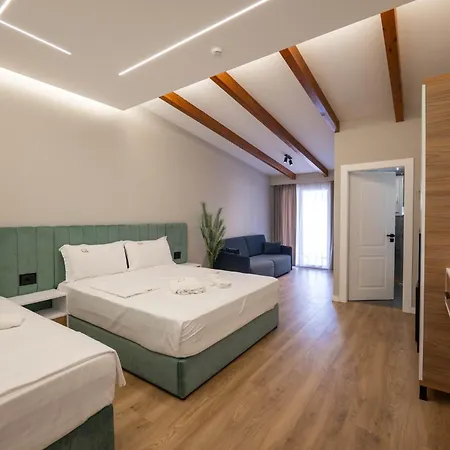 호텔 Golemi Lux 4*