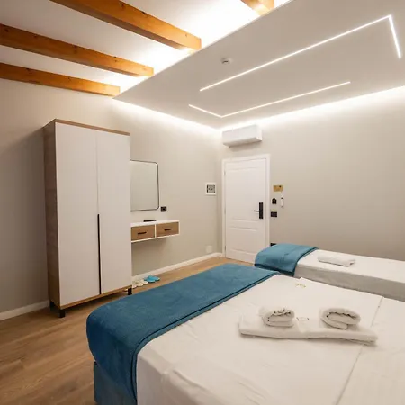 Golemi Lux 4*