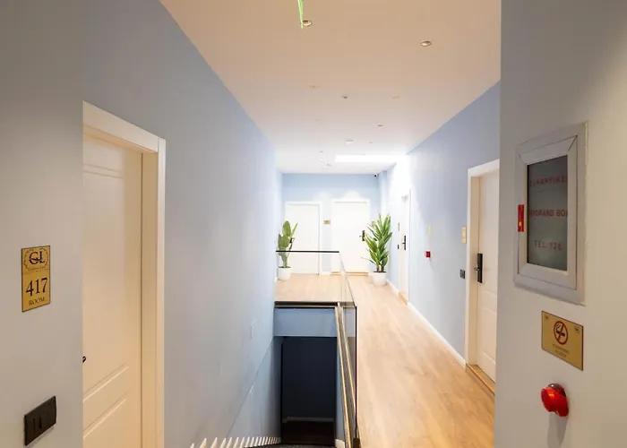 Отель Golemi Lux