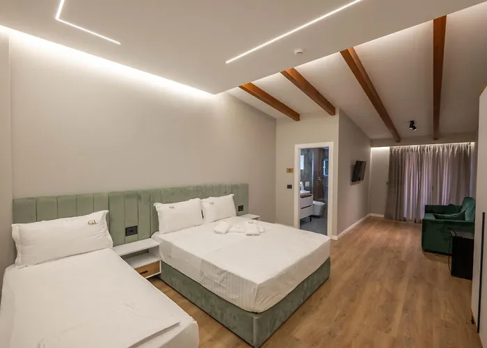 Отель Golemi Lux 4*