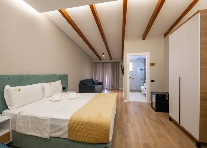 Golemi Lux מלון גולם