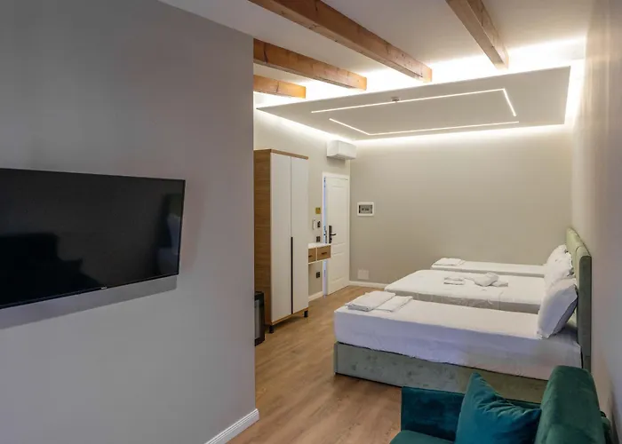 Golemi Lux Отель 4*